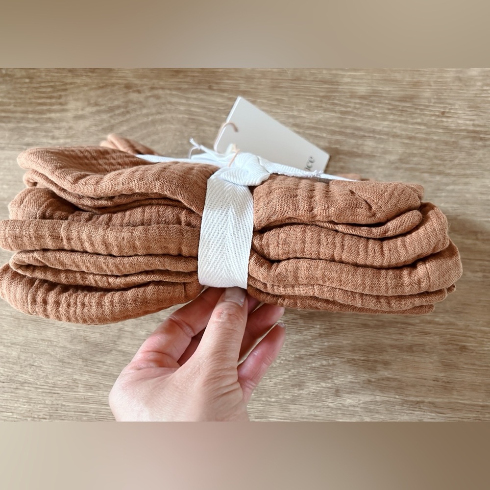 Quince Organic Airy Gauze Napkins - Picture 6 of 7